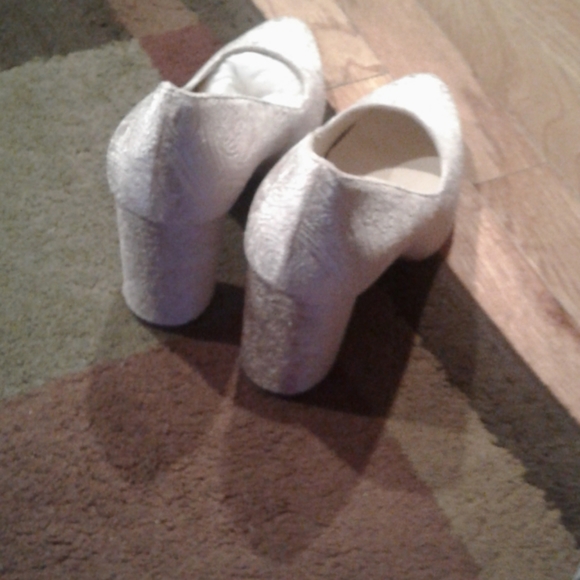 Heel - Picture 3 of 3